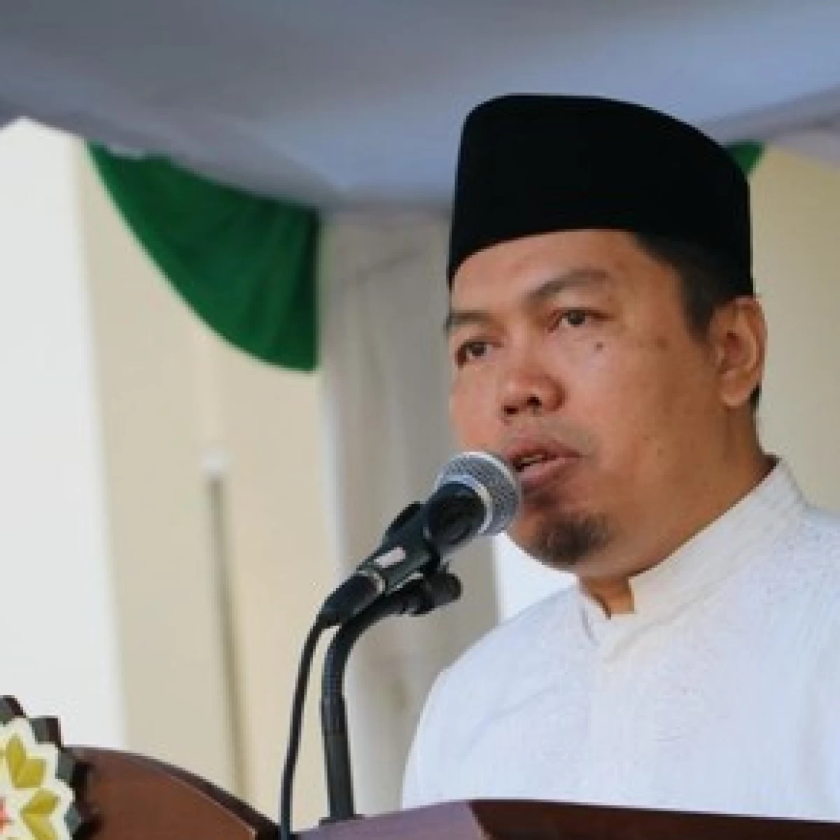 Prof Rosihon Anwar