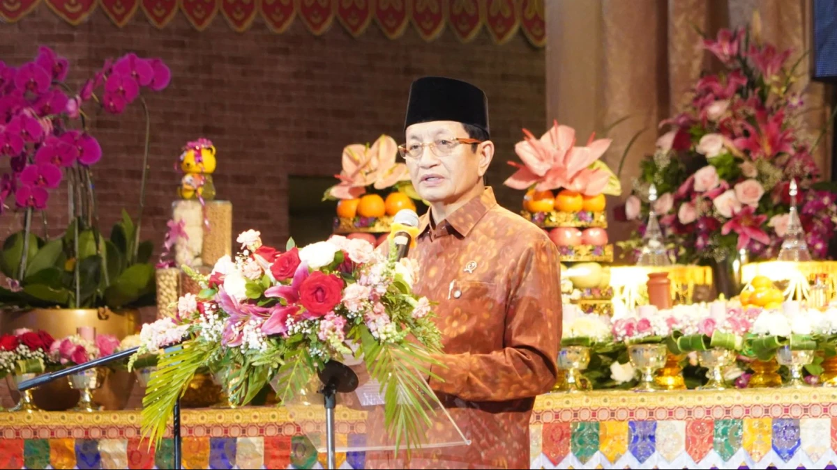 Peringati Waisak 2570, Menag: Pemerintah Jamin Kebebasan Beribadah Tiap Agama