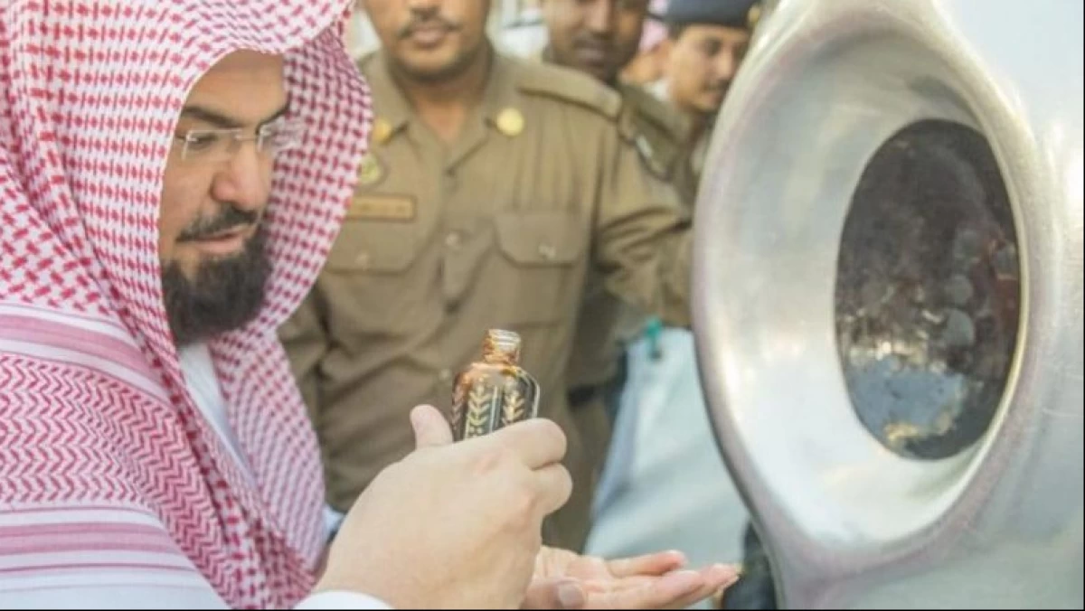 3 Hikmah Hajar Aswad Tidak Kembali Putih oleh Amal Saleh