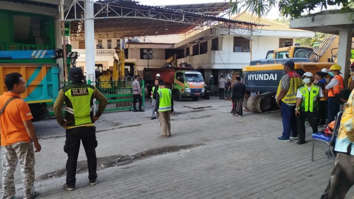 Total Santri Al Khoziny yang Meninggal 14 Orang, 49 Belum Ditemukan