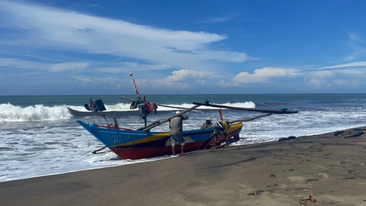 Krisis Iklim dan Minimnya Pengawasan Trawl Ancam Kesejahteraan Nelayan