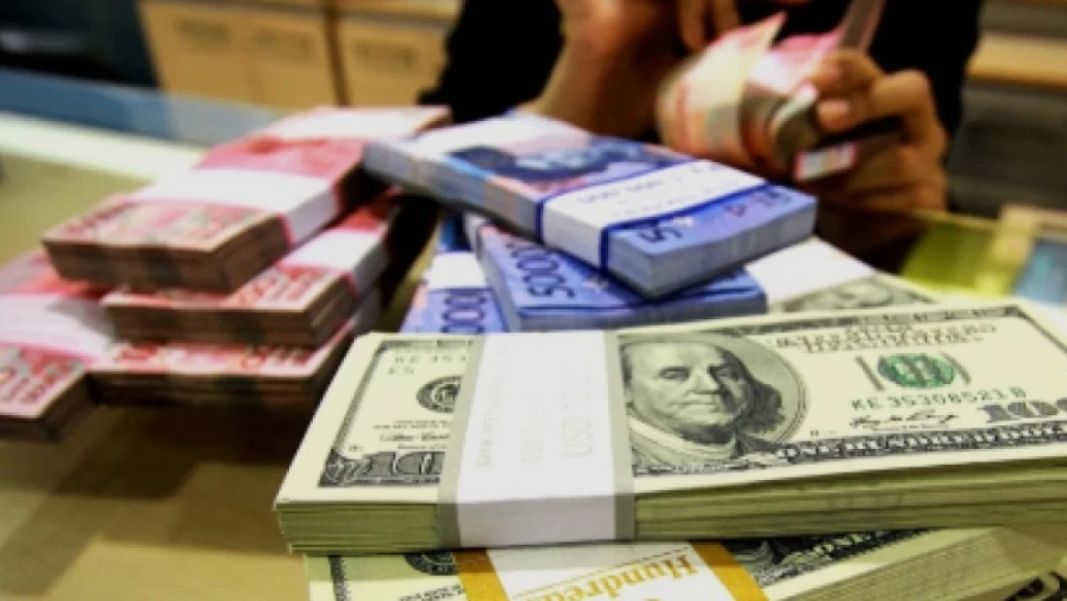 Rupiah Kian Terseok-seok, Hari Ini Diprediksi Bakal Tembus 17.800