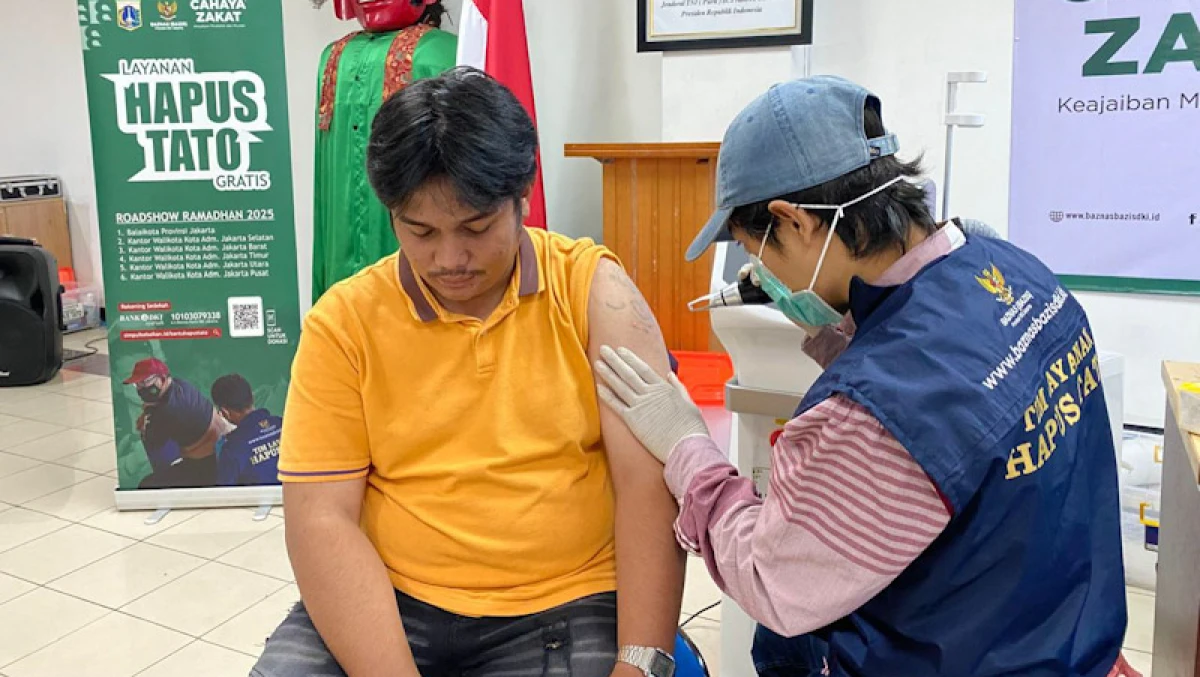 Hapus Tato Gratis di Masjid Sunda Kelapa Semarakkan Ramadan 1447 H di Jakarta