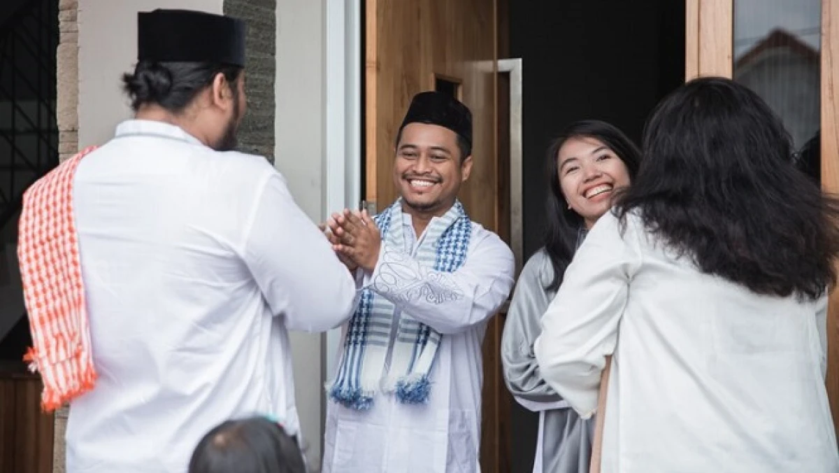 Benarkah Silaturahim Bisa Tunda Kematian? Begini Penjelasannya