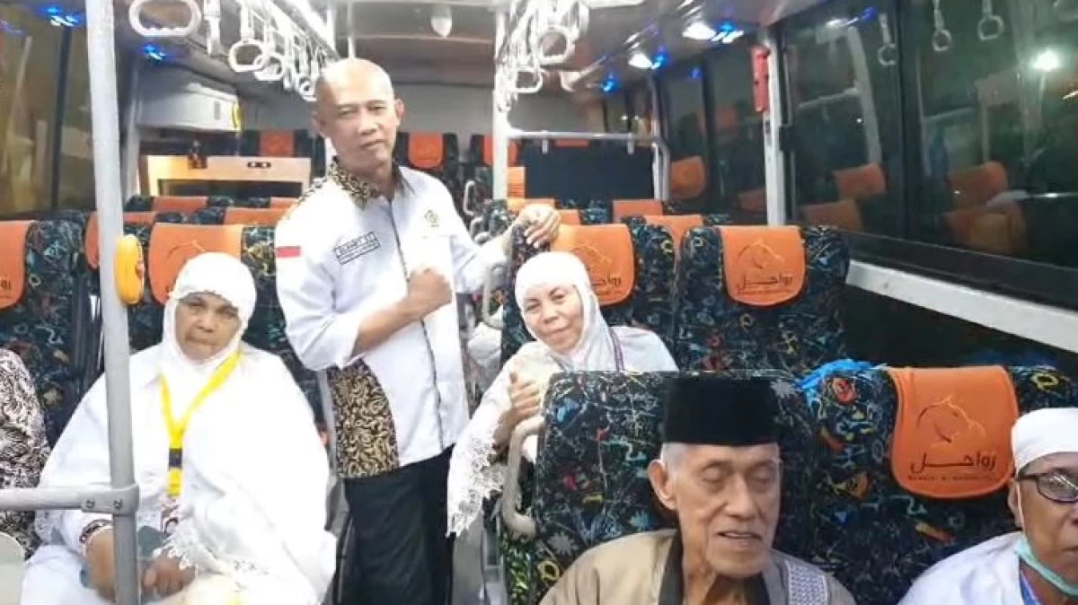 Kembalinya 300 Jemaah Safari Wukuf Lansia ke Kloter Dipenuhi Haru dan Tangis Bahagia
