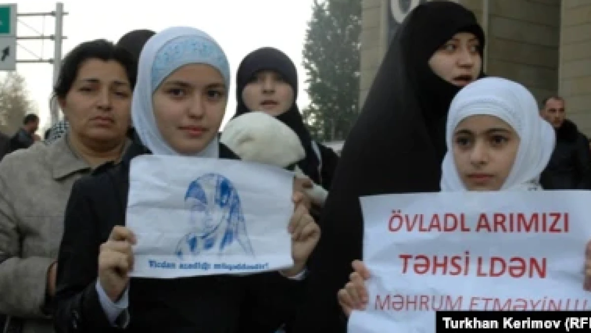 Gelombang Protes Larangan Jilbab di Sekolah Azerbaijan Terus Meluas