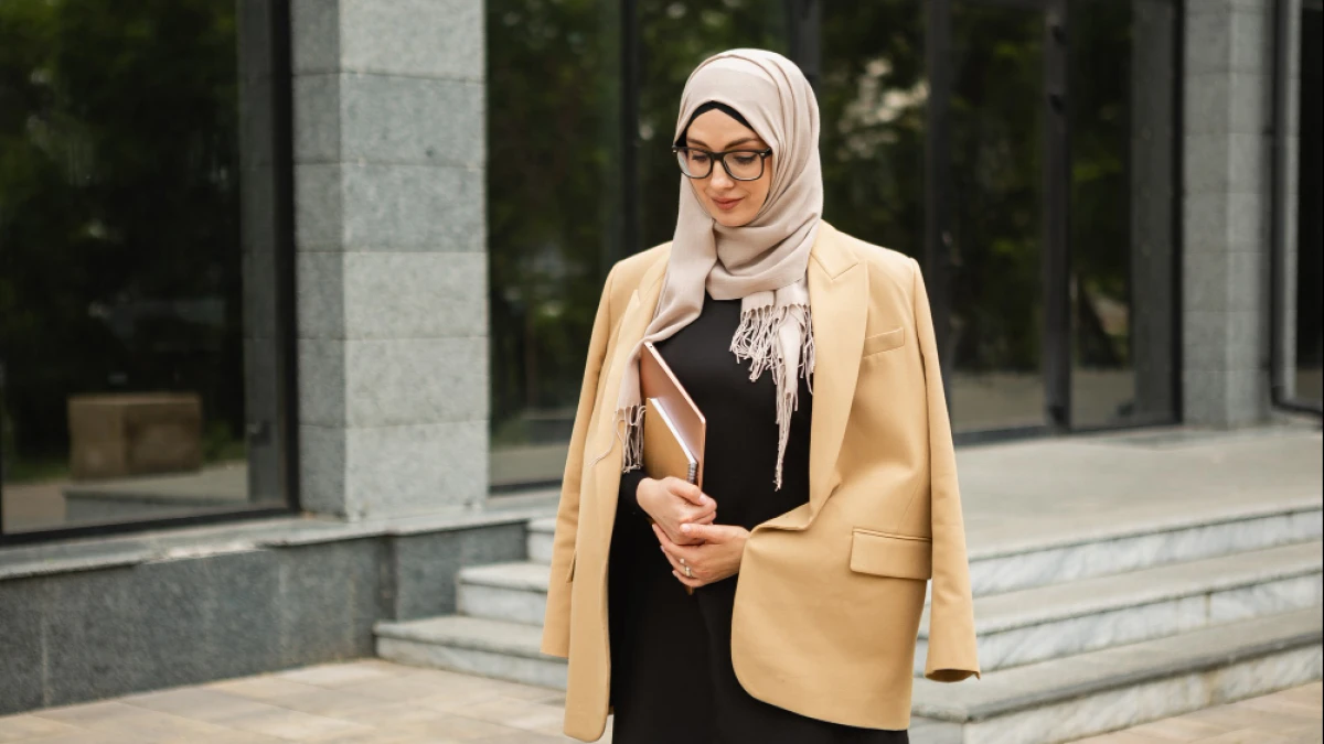 Hukum Islam: Bolehkah Perempuan Karier Keluar Rumah Bekerja saat Masa Iddah?