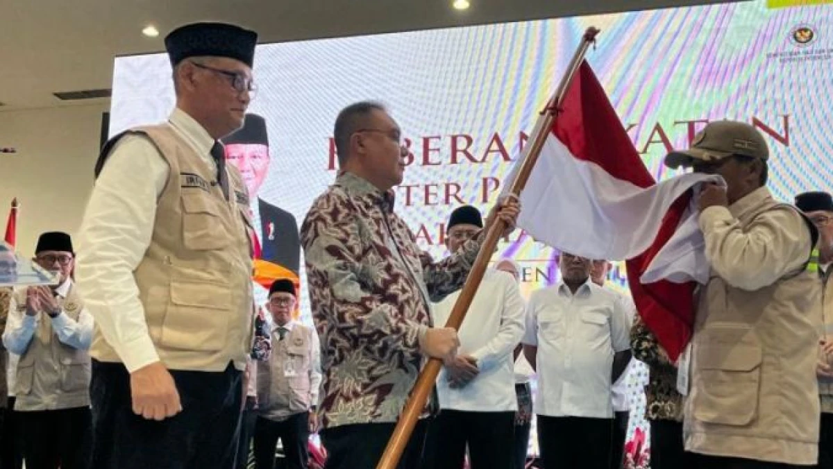 Menhaj Lepas Jemaah Haji Kloter Pertama Embarkasi Banten di Bandara