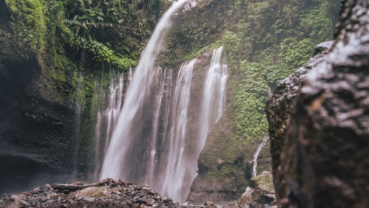Berbagai Keindahan Liburan ke Air Terjun dan Tips Persiapannya, Faktor Penting: Perhatikan Cuaca