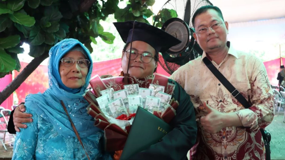 Sosok Amin Hambali, Wisudawan Disabilitas yang Selesaikan Studi Sarjana di UIN Walisongo