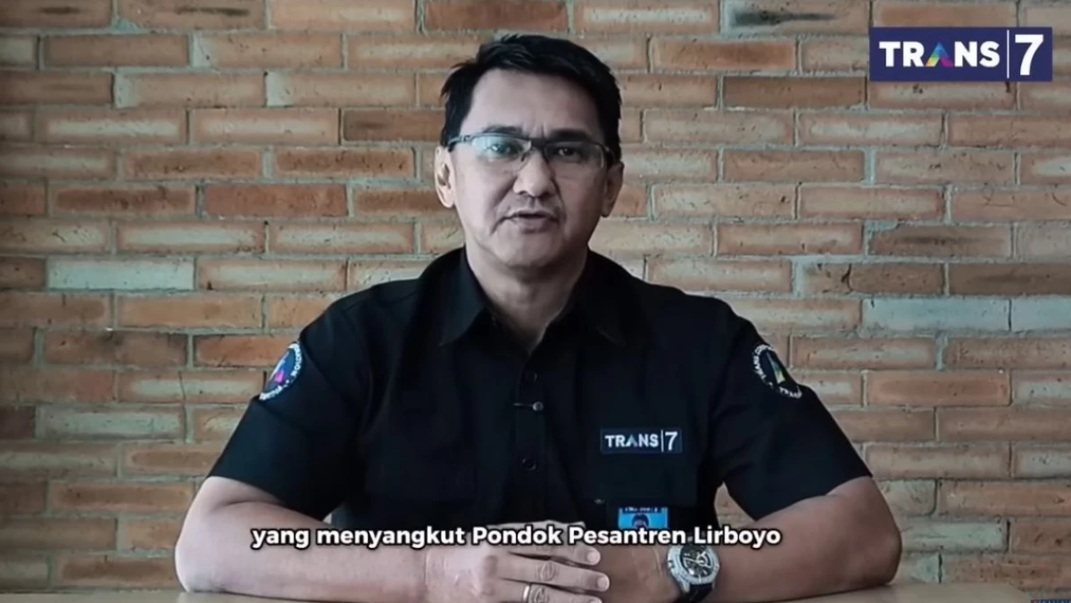 Khidmah Pesantren dan Martabat Kiai yang Dilecehkan Media