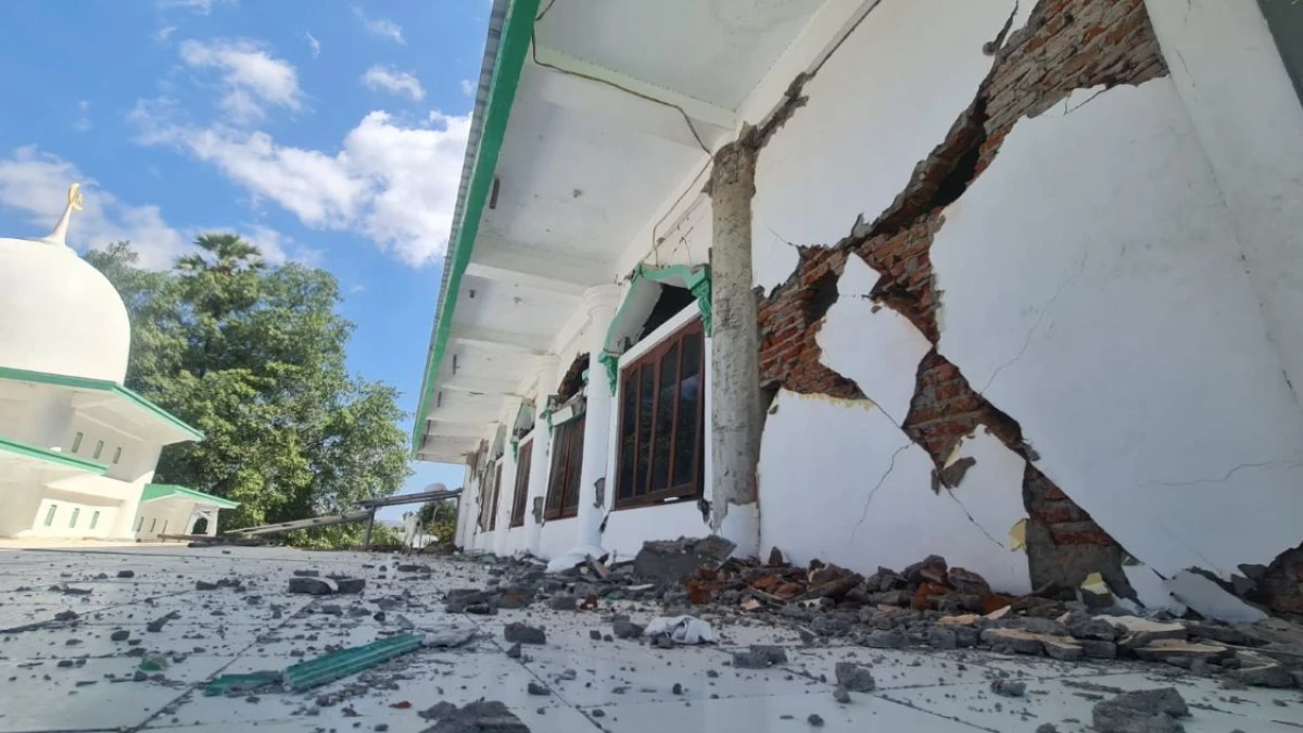 Data Terkini Gempa M7,7 NTT: 17.442 Gempa Susulan, 156 Orang Meninggal, 29.980 Warga Masih Mengungsi