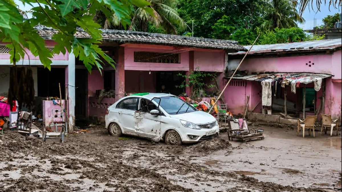 Banjir di India Timur Laut Tewaskan Hampir 100 Orang