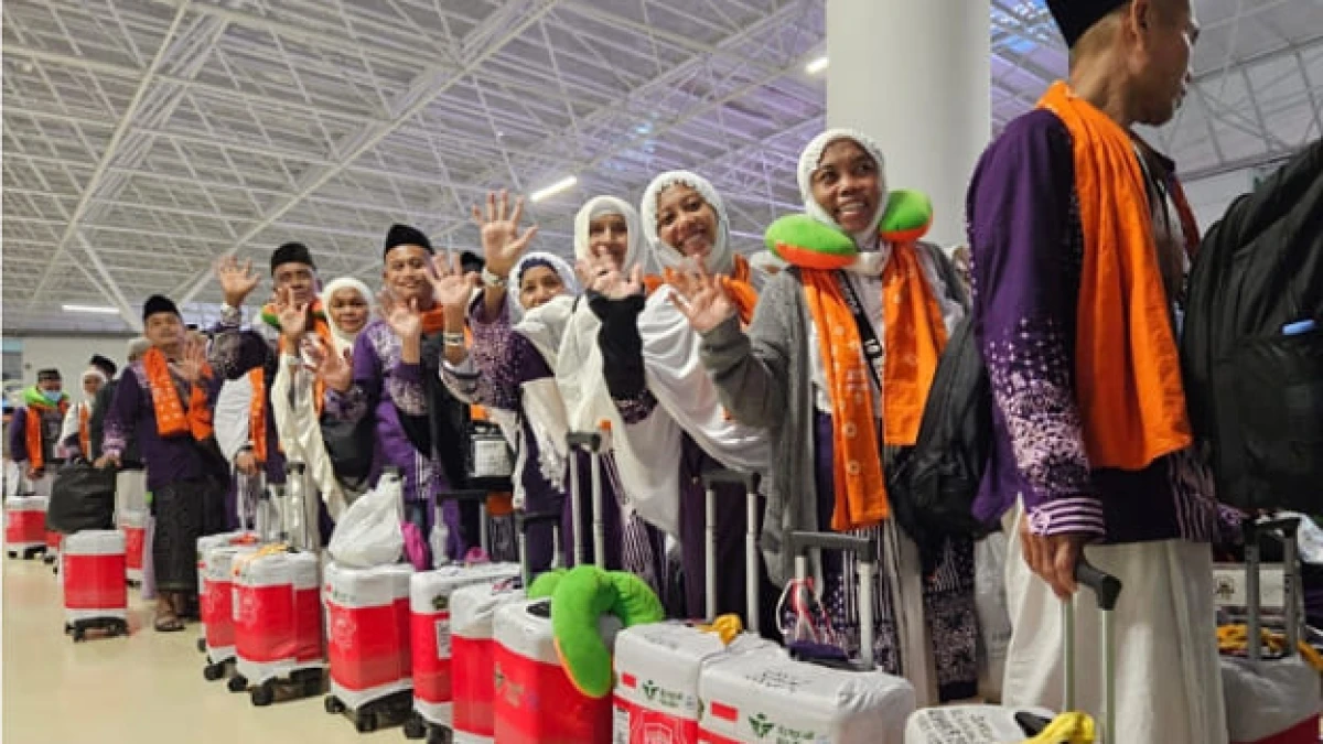5 Adab ketika Berangkat Haji agar Perjalanannya Lancar dan Diberkahi