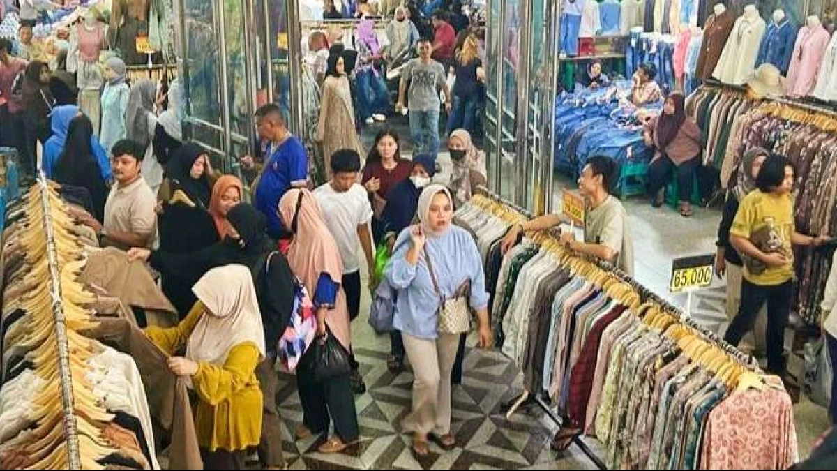 Tak Semua Pedagang Panen Omzet Meskipun Tanah Abang Diserbu Pembeli