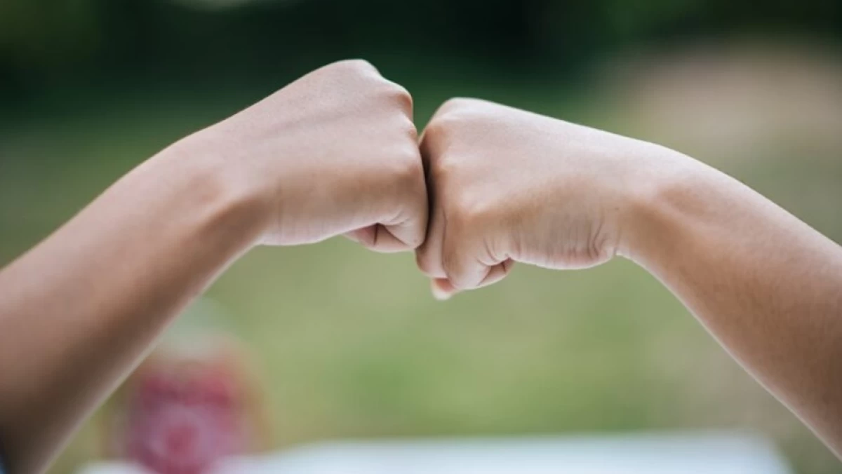 Bersentuhan Kulit dengan Transgender, Batalkah Wudhunya?