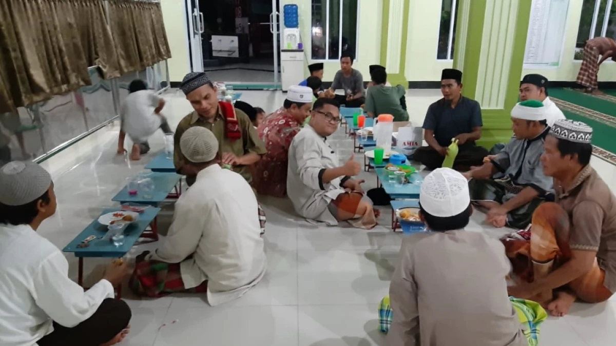 Bolehkah Kas Masjid Dipakai untuk Buka Puasa Bersama?