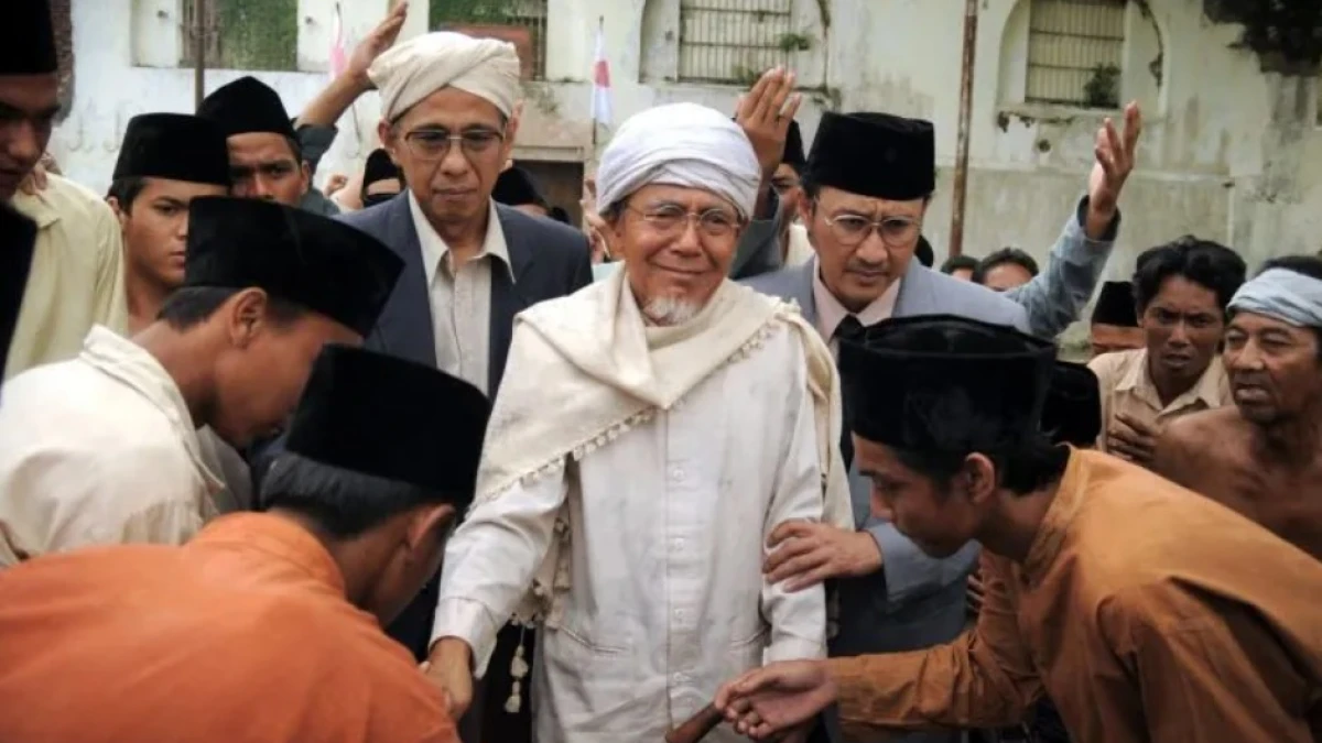 Hukum dan Keutamaan Mencium Tangan Ulama dalam Islam
