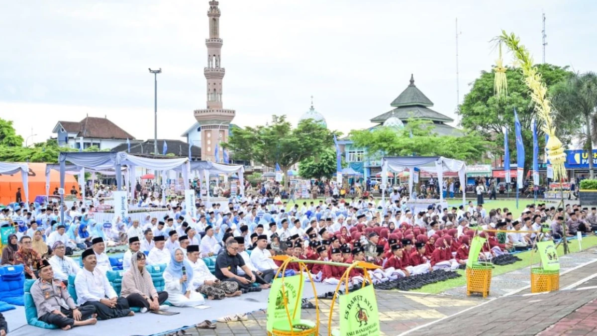 Bukber Syukur 455 di Hari Istimewa, Warga Banjarnegara Pecahkan Rekor Dunia Minum Dawet Ayu
