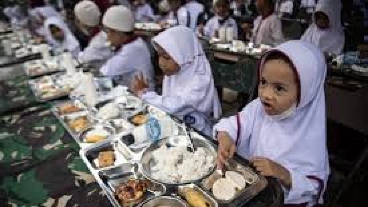 Kabar Makan Bergizi Gratis Prabowo, SPPG Pesantren Terbesar, TNI-Polri Dilibatkan