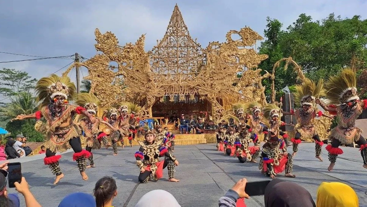 1.225 Seniman Tampil di Festival Lima Gunung 2025, Berikut Jadwal Lengkapnya