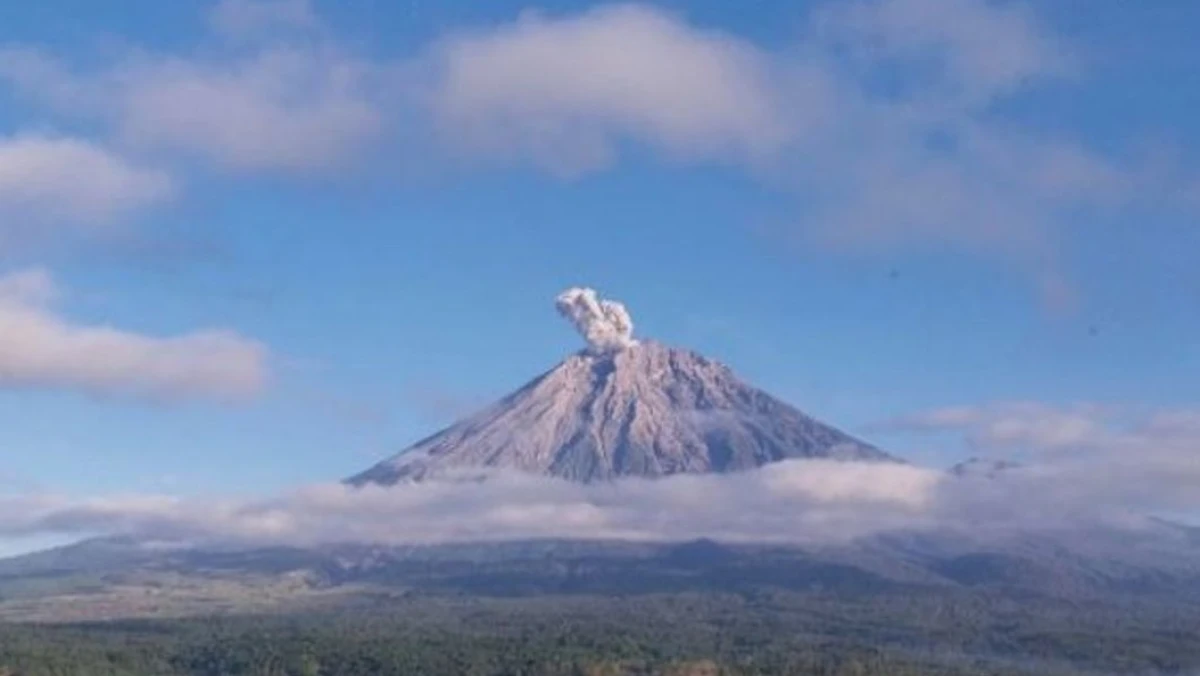 Semeru: Keindahan dan Kematian