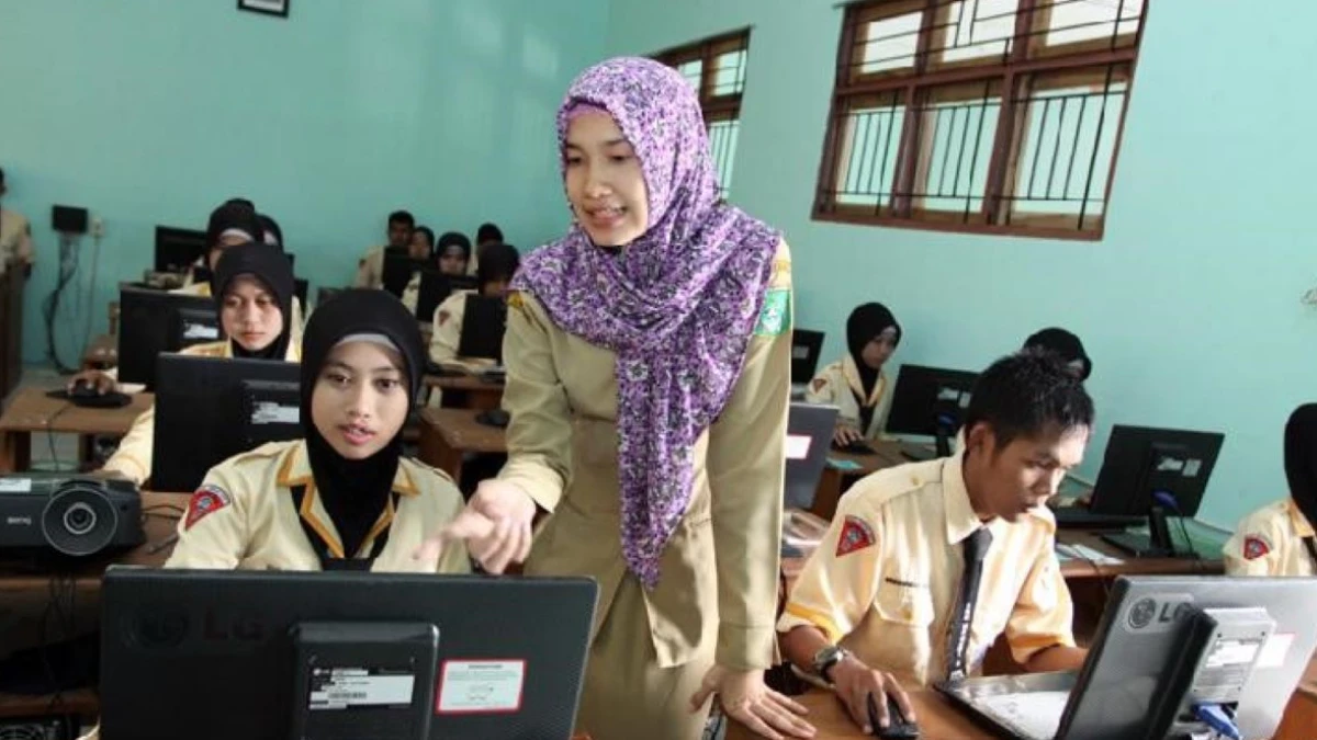 Hari Guru Nasional dan Pekerjaan Rumah Besar Kesejahteraan Pendidik