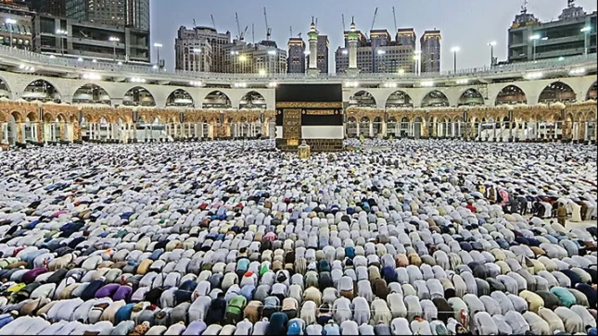 Pelipatgandaan Pahala di Makkah: Untuk Shalat Fardhu Saja atau Termasuk Sunnah?
