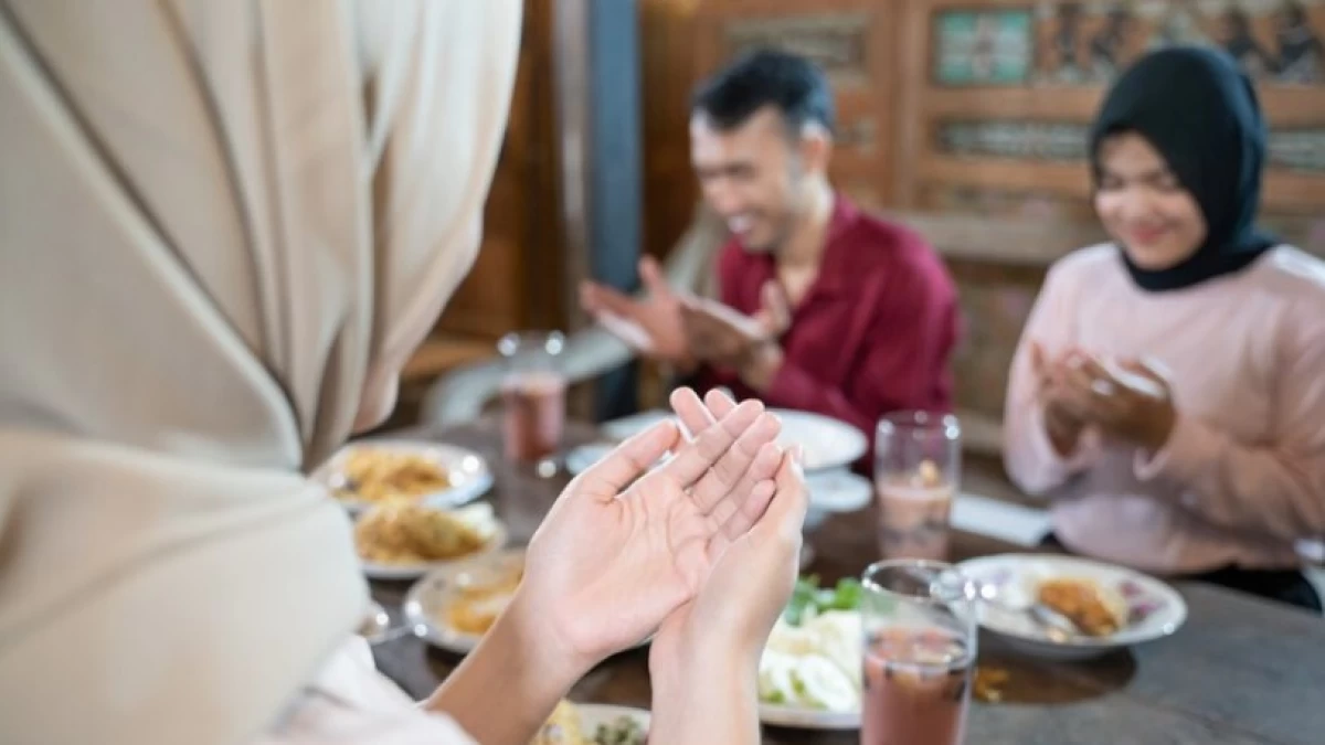 Khutbah Jumat: Konsumsilah yang Halal, Hindarilah Dampak Makanan Haram