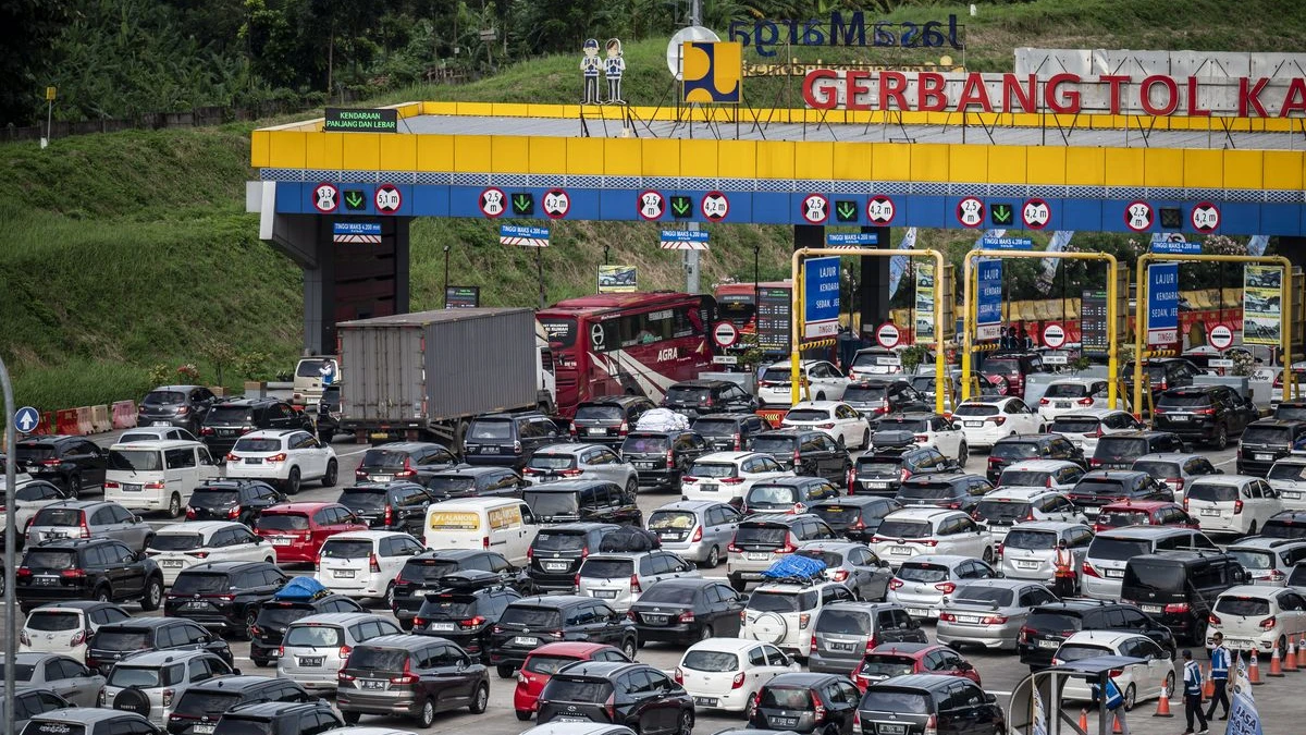 Arus Balik H+6 Lebaran 2025 via Tol Trans Jawa, Banyak Pemudik Belum Kembali