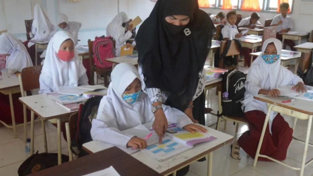 MK Buka Jalan Pendidikan Siswa Sekolah Swasta Dibiayai Negara
