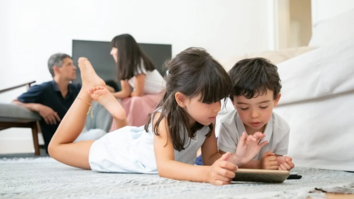 Alasan Uni Eropa Bakal Batasi Akses Medsos, Chatbot AI, dan Gim Daring bagi Anak
