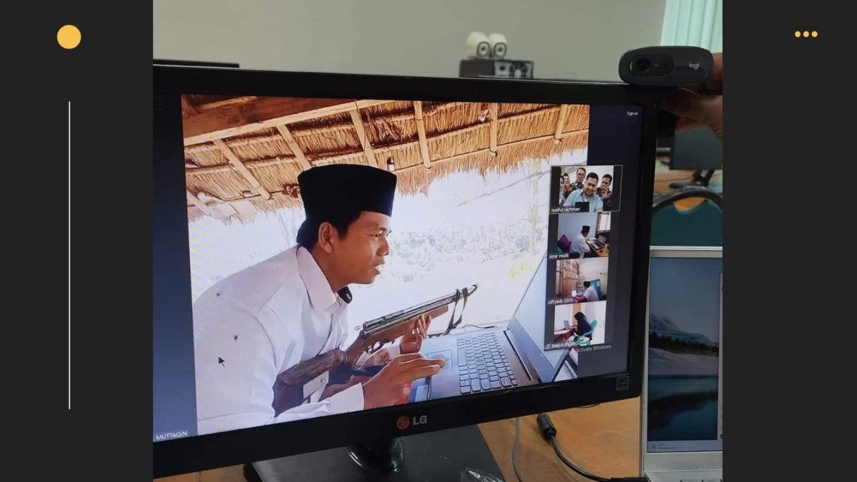 Lika-Liku Peserta Ujian PPG: Dibantu Cucu hingga Menenteng Senapan Laras Panjang