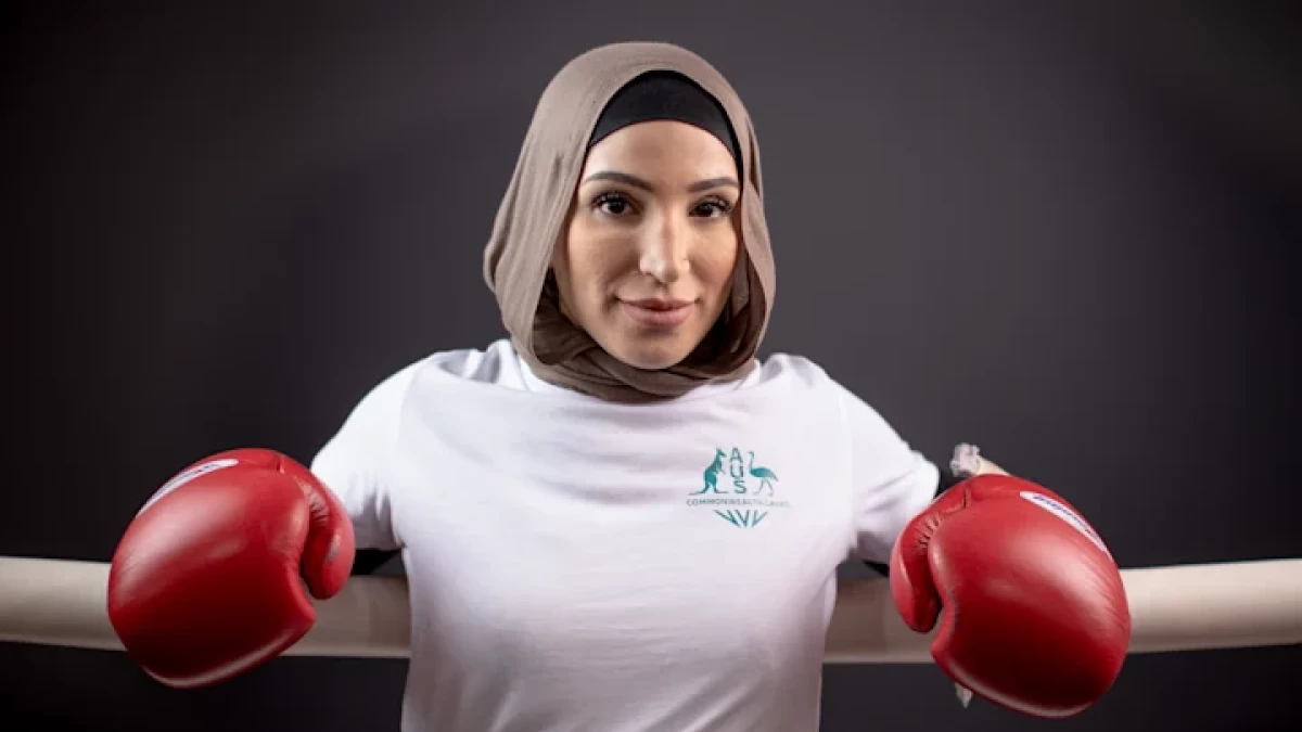 Tina Rahimi, Cantik tapi Ganas