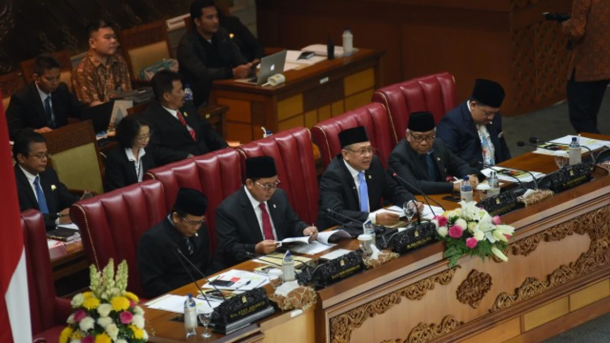Apakah Boleh Menjamak Shalat karena Rapat?