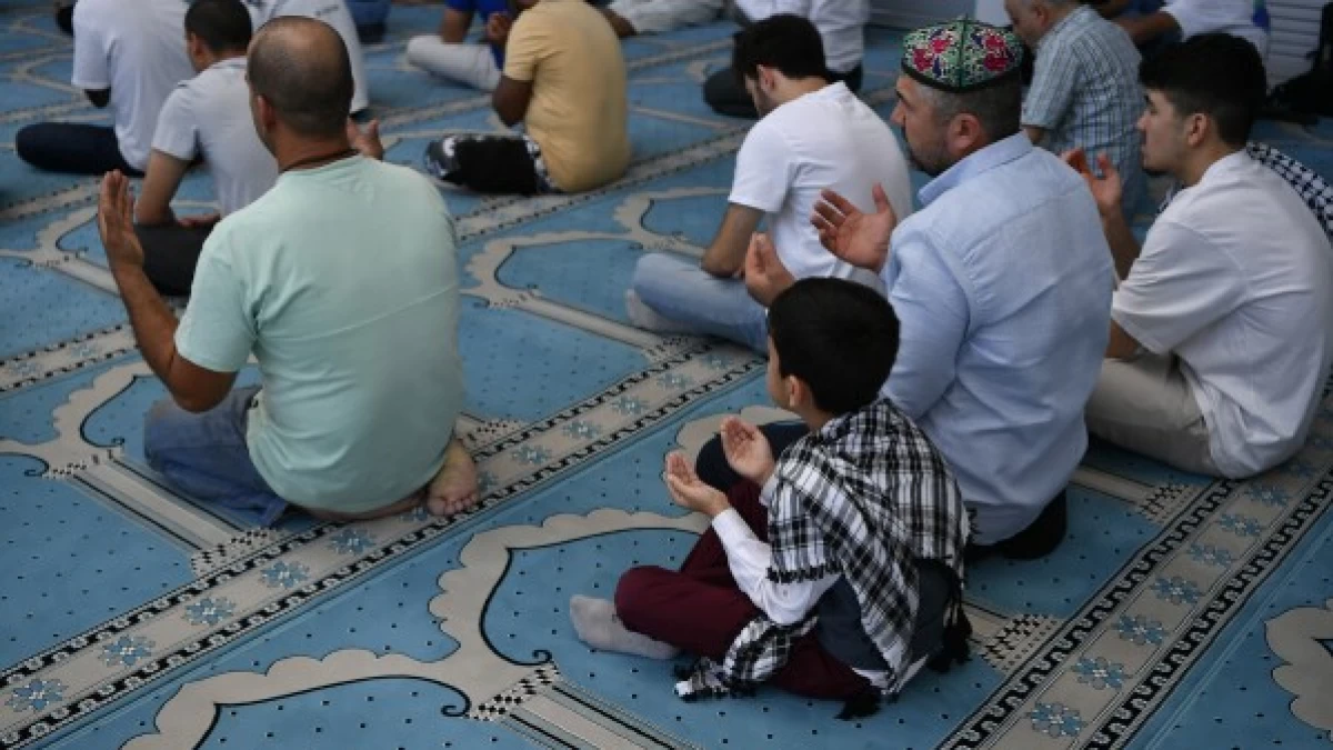 Amalan Penting di Jumat Terakhir Bulan Rajab: Bacalah agar Terhindar dari Kemiskinan!