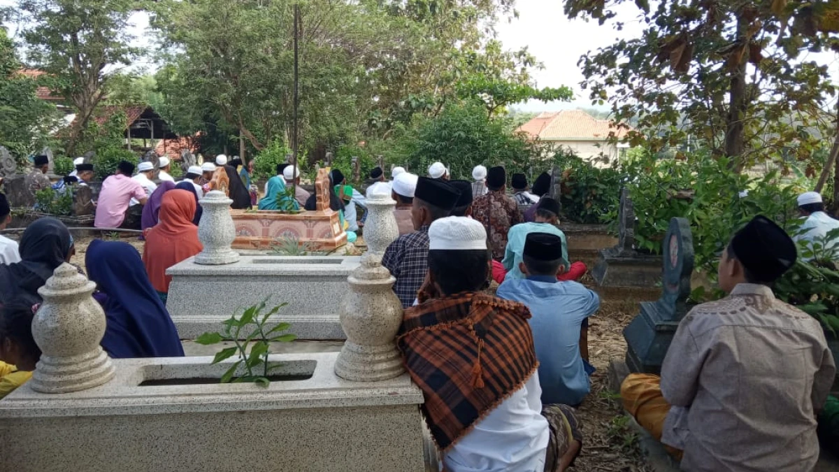 Tradisi Nusantara: Dalil dan Anjuran Ziarah Kubur Orang Tua dan Wali Menjelang Ramadan