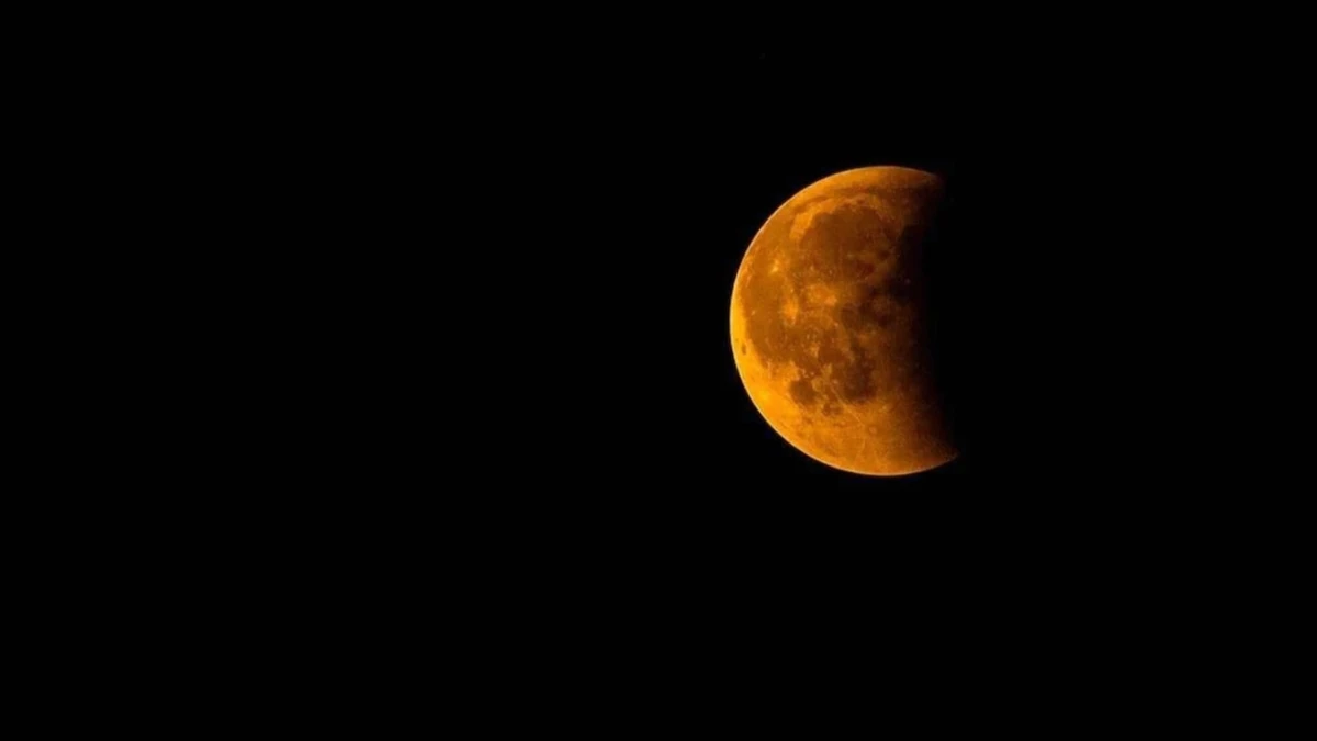 Jumat Besok Gerhana Bulan Namun Tidak Terlihat di Indonesia, Apakah Tetap Disunahkan Shalat Khusuf?