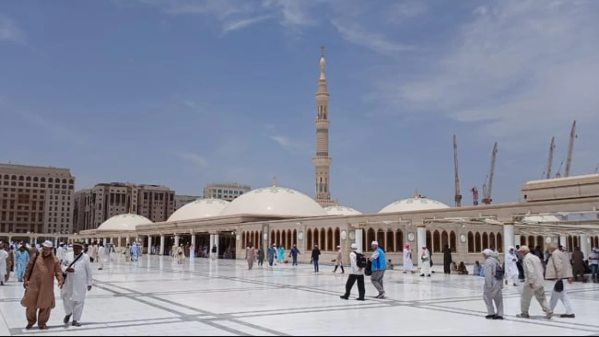 Ingin Sholat Jamaah di Madjid Nabawi? Harus Datang 2 Jam Sebelum Adzan