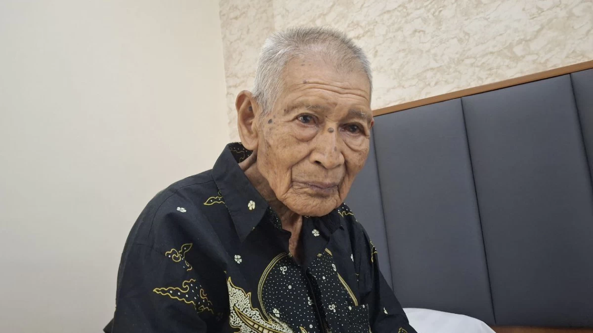 Mbah Imam di Usia 102 Tahun: Tawaf tanpa Bantuan Kursi Roda