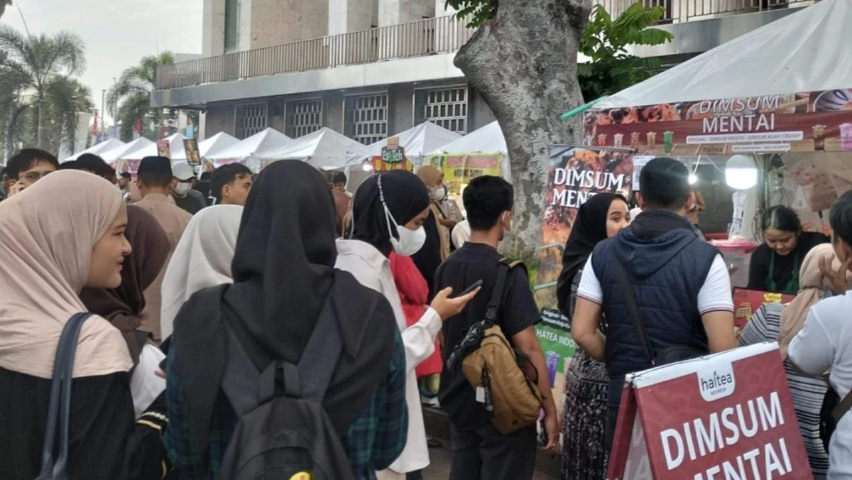 Survei: War Takjil Jadi Aktivitas Favorit Gen Z Ketimbang Berselancar di Medsos