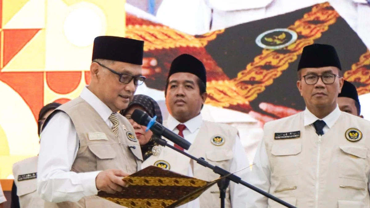 Lantik PPIH Embarkasi, Menhaj: Berikan Pelayanan Maksimal kepada Jemaah