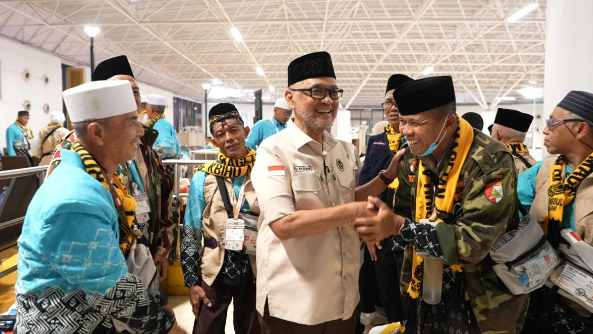 Menhaj Sapa Jemaah SUB-21 di Jeddah, Pastikan Amanah Presiden Terwujud dalam Layanan Haji