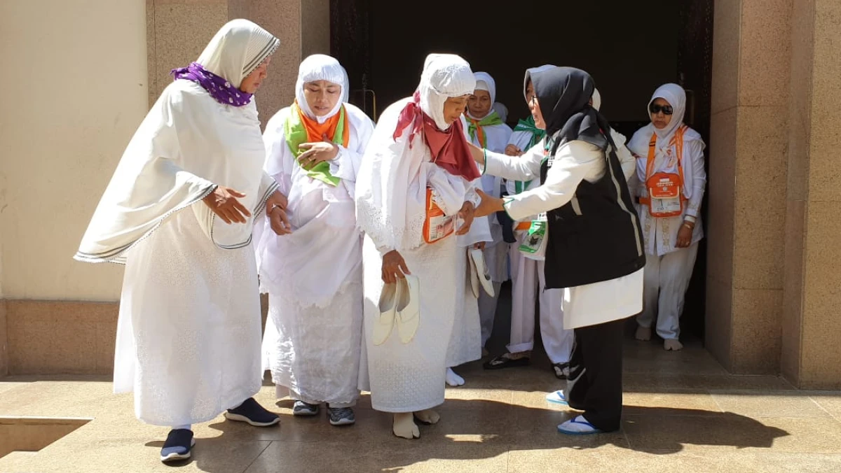 Bolehkah Suami Larang Istri Berangkat Haji?