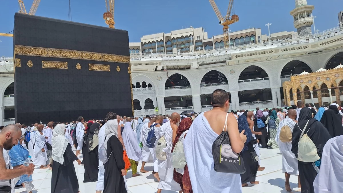 Hukum Wanita Haid Melakukan Tawaf Ifadah