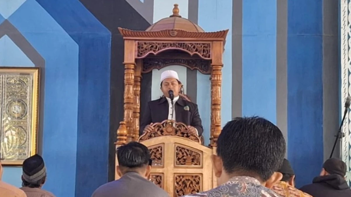 Khutbah Jumat Bahasa Jawa: Dadoso Pemimpin Ingkang Adil