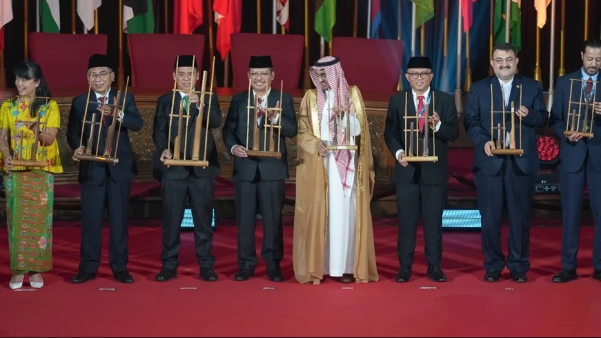 Realisme Geopolitik dan Idealisme: Analisis Kritis atas Gelaran KMB-AAA