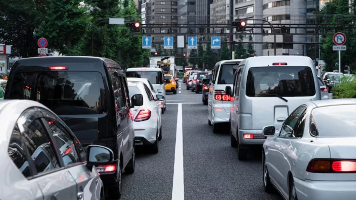 Hukum Menjamak Sholat Maghrib karena Macet di Perjalanan