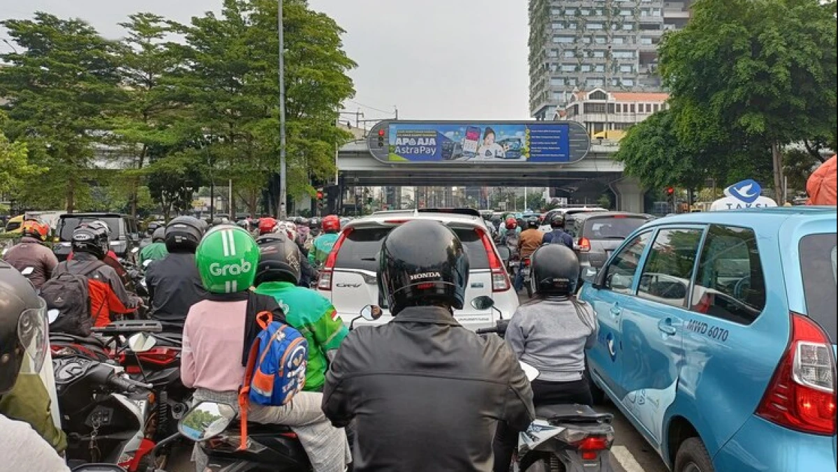 Terjebak Macet di Jalan, Apakah Boleh Mengqadha Sholat?