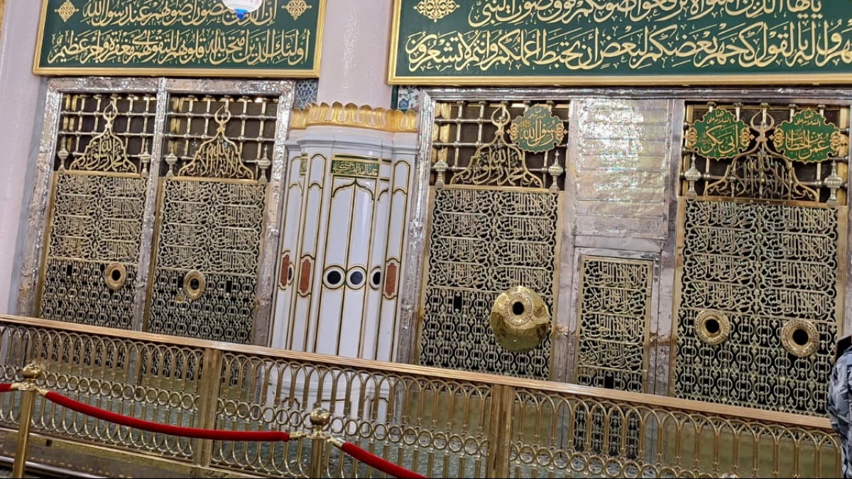 6 Adab Ziarah ke Makam Rasulullah menurut Imam Nawawi